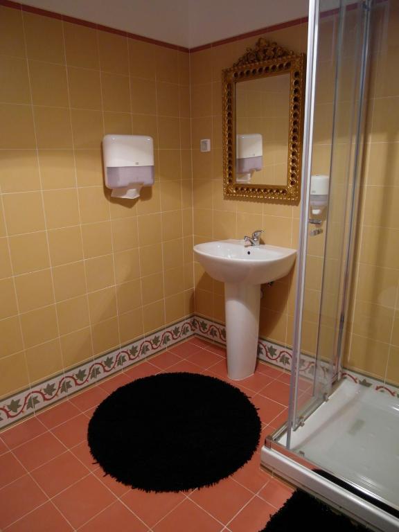 Hostel Graca 28 Lisbon Bagian luar foto