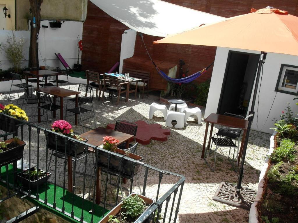 Hostel Graca 28 Lisbon Bagian luar foto